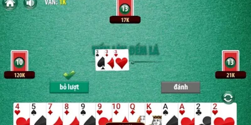 Nên giữ bài mạnh để chặn đúng lúc, giành quyền đi 